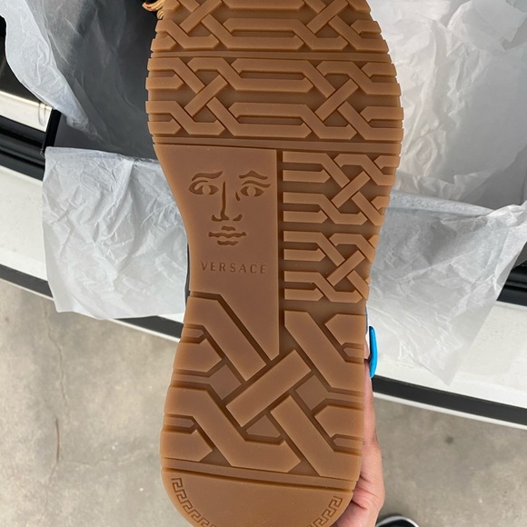 Designer Shoes - Picture 3 of 7